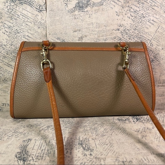 Dooney & Bourke All Weather Leather  Pochette  Model R77 Cavalry Collection - Picture 3 of 13